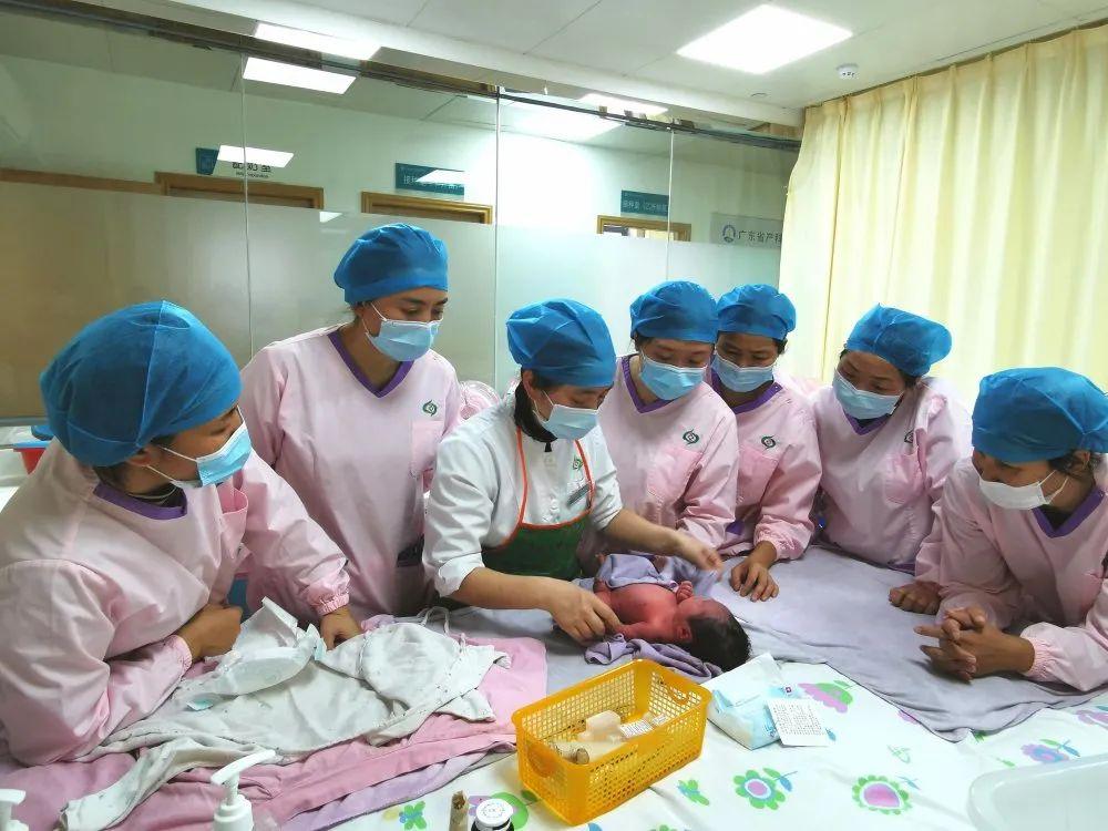 珙县妇婴监护型护送